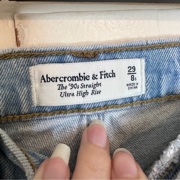 NWT Abercrombie 90s Straight Front Slit Jean 29 Short - Picture 4 of 6